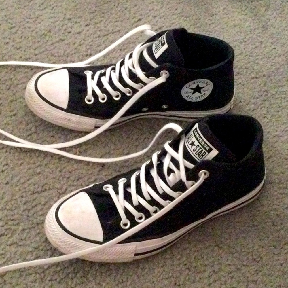 Converse mid rise size 8. Worn only a few times